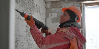 У Запоріжжі стартували будівельні роботи ще в двох зруйнованих обстрілами багатоповерхівках