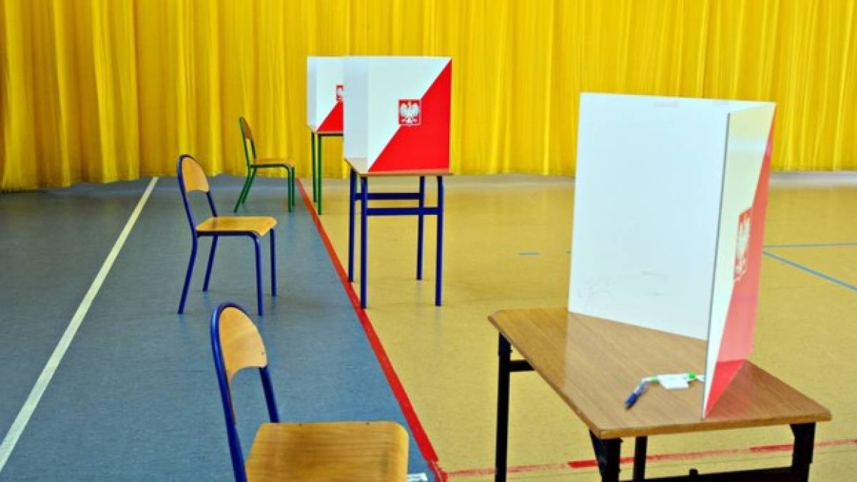 У Польщі назвали дату місцевих виборів