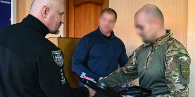 Запорізькі спецпризначенці отримали відомчі відзнаки СБУ (фото)