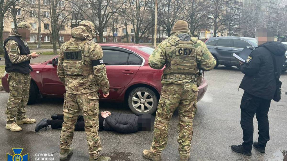 Робили «інвалідами»: у Запоріжжі затримали організаторів незаконного переправлення чоловіків за кордон