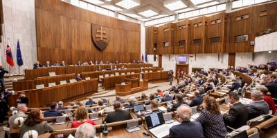 Парламент Словаччини дозволив експорт зброї, зокрема, і в Україну — зміни до закону
