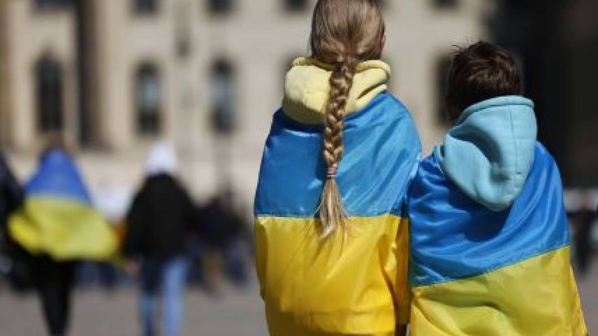 На Запоріжжі поліцейські повернули матері трьох депортованих окупантами дітей
