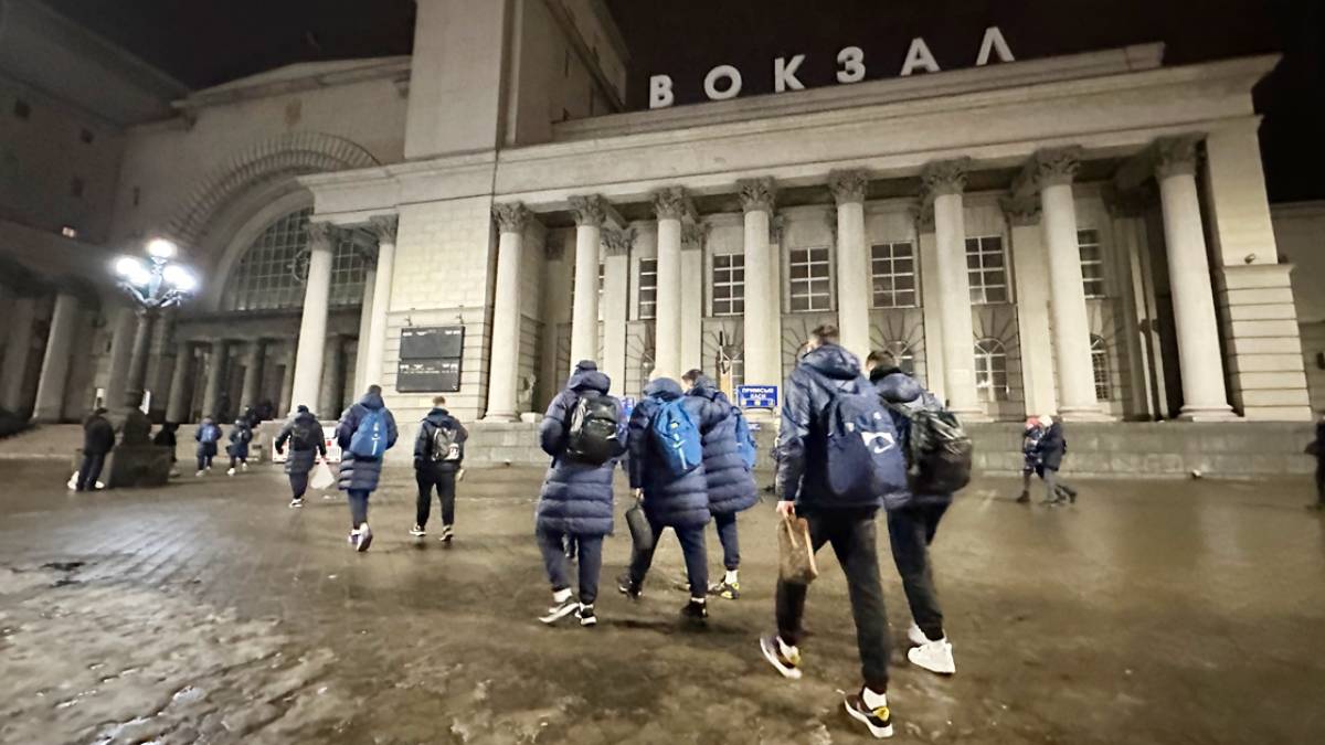 «Дніпро-1» вирушив на тренувальний збір до Туреччини