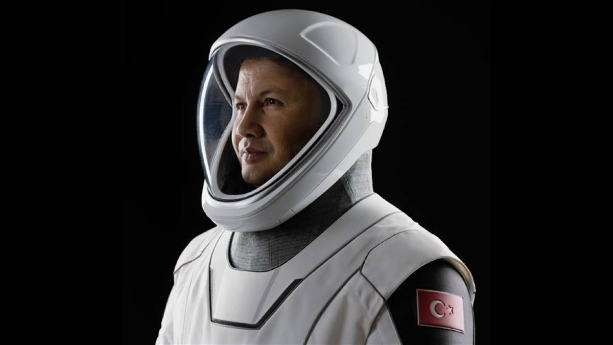 SpaceX відправила туристів на МКС, серед них – перший астронавт із Туреччини