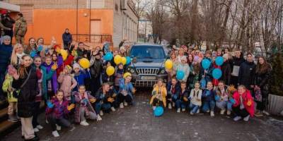 Запорізькі школярі заробили гроші на автівку для бійців