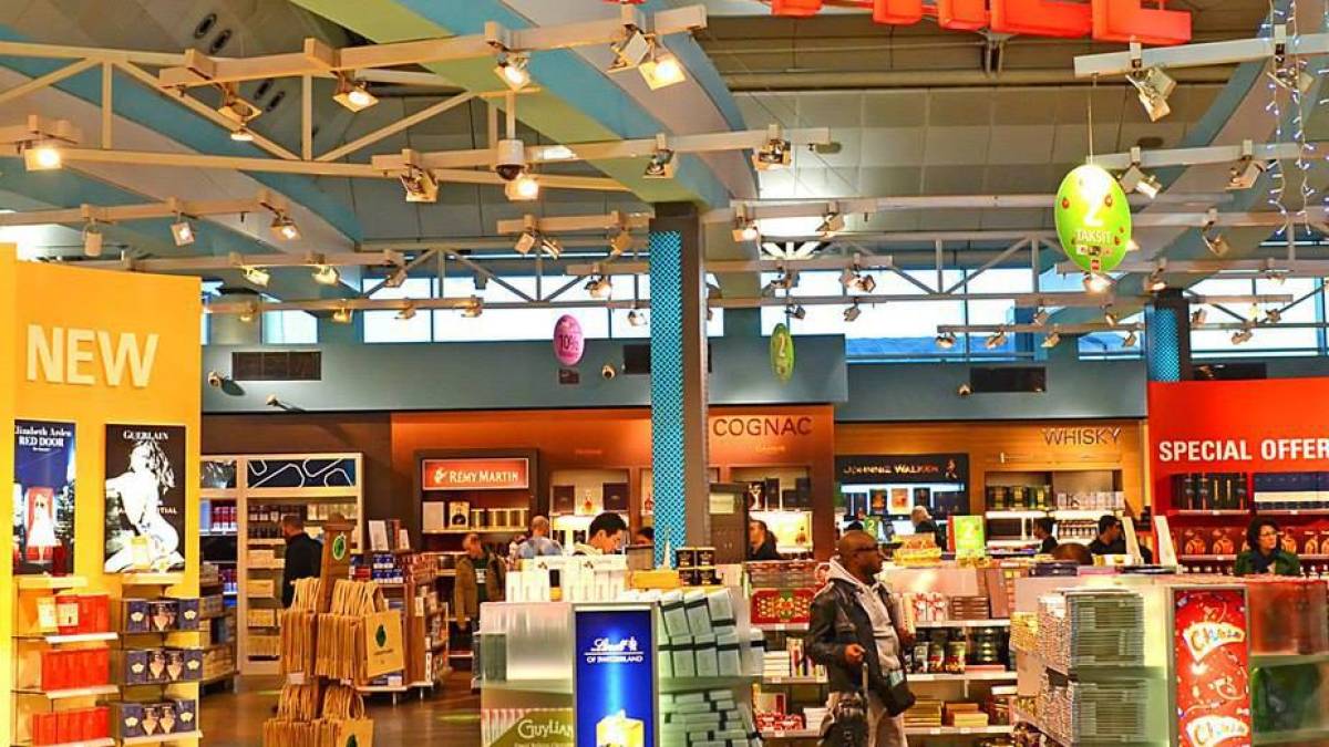 Кабмін затвердив порядок для обмеження продажу сигарет і алкоголю в Duty Free