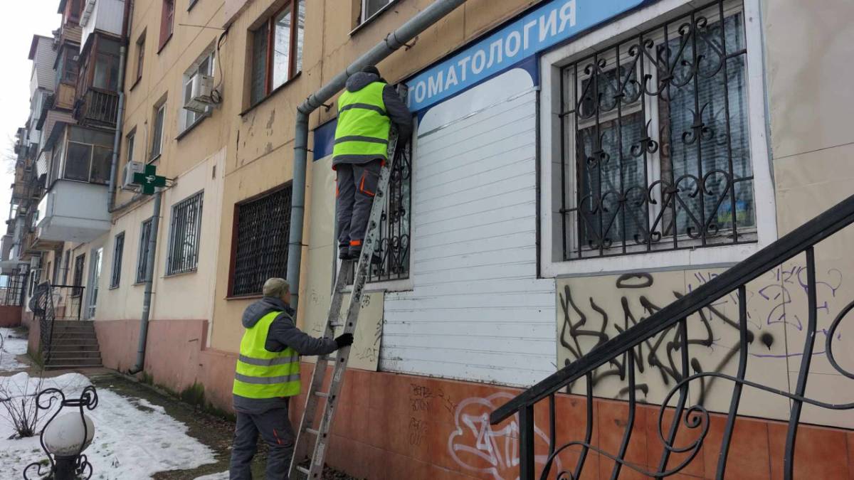 В Запоріжжі продовжують боротьбу з російськомовними вивісками: скільки виявили порушень