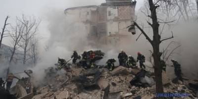 У Харкові під завалами знайшли тіло жінки – кількість жертв атаки рф зросла до шести