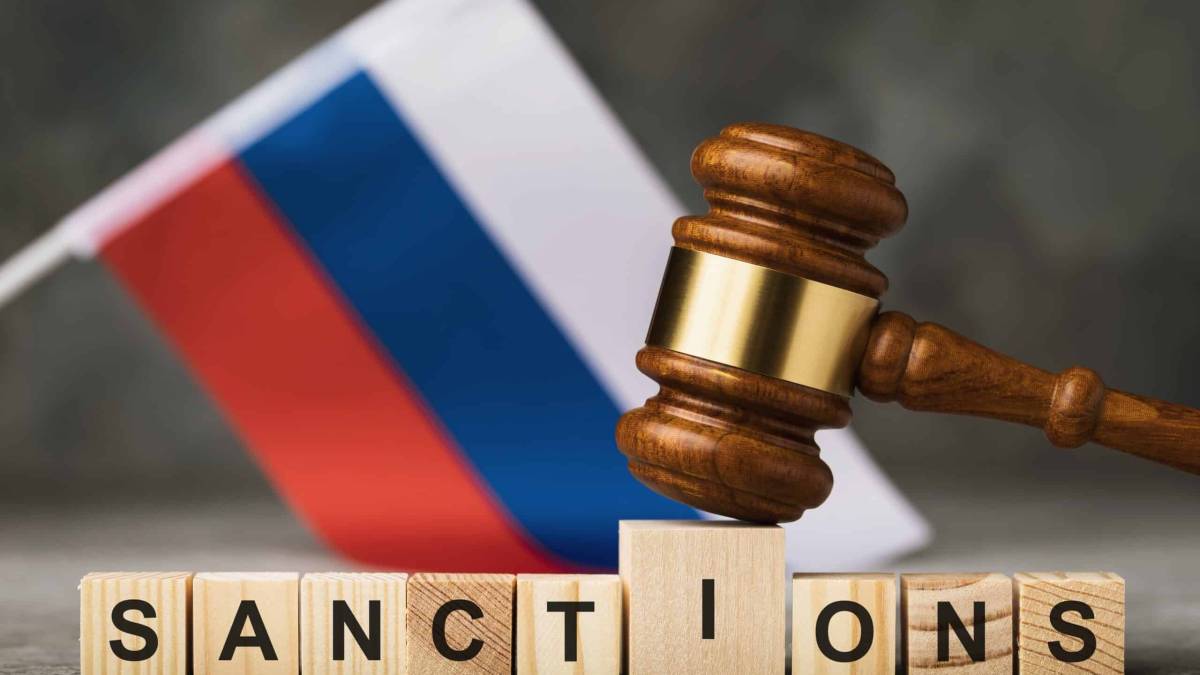 Кабмін просить РНБО заборонити на 50 років будь-яке транспортне сполучення з росією