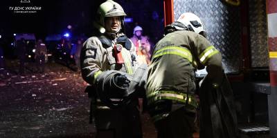 Ракетний удар по Харкову: рятувальники ліквідували наслідки вечірніх обстрілів