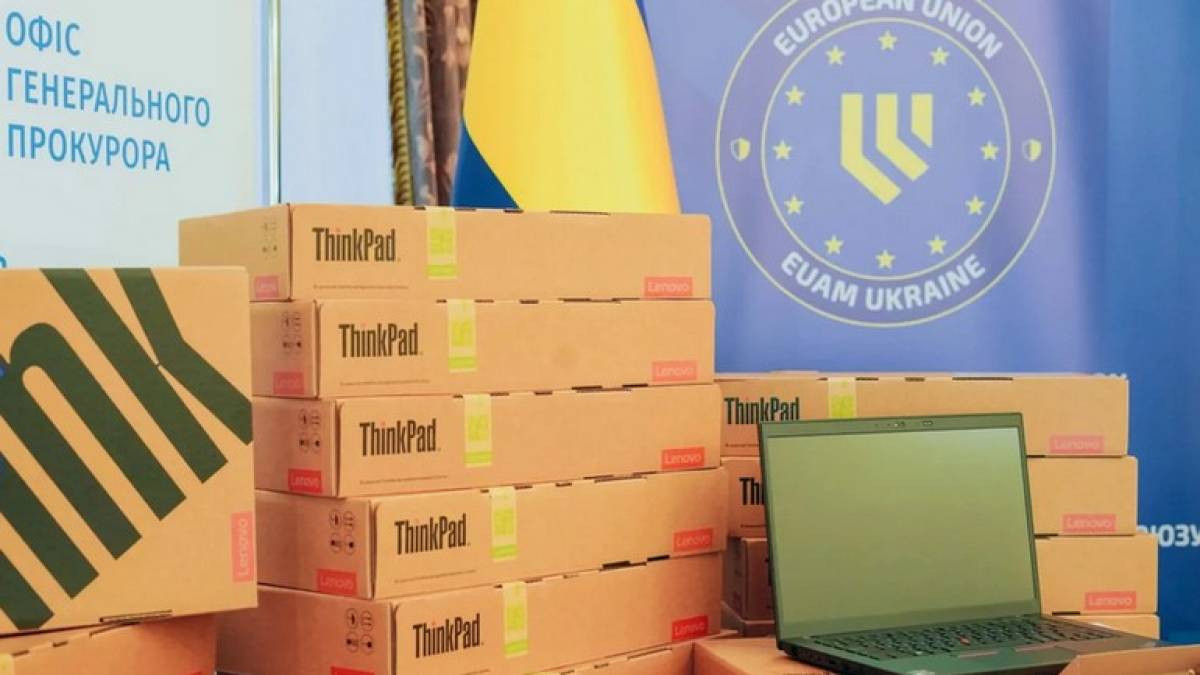 Консультативна місія ЄС передала українським прокурорам IT-обладнання