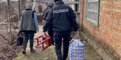 На Запоріжжі евакуювали матір та дочку, будинок яких пошкодив ворожий снаряд (відео)