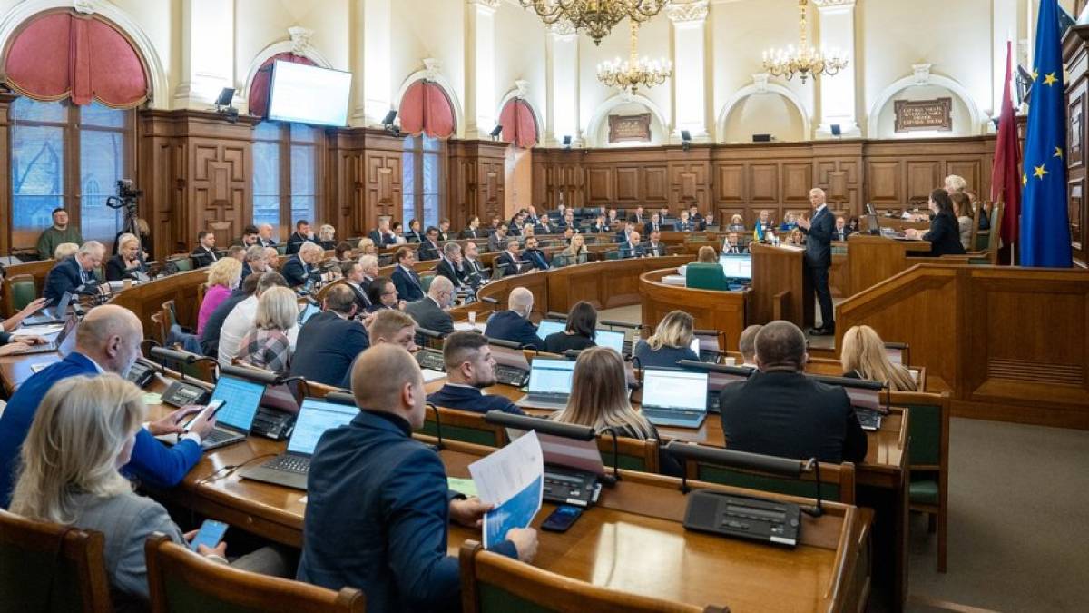 У Латвії офіційно заборонили збірним країни грати проти збірних рф та білорусі – рішення Сейму