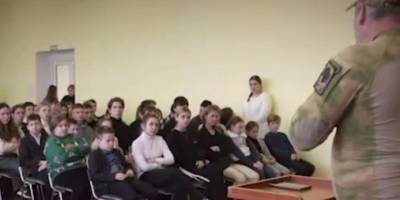 У Бердянську рашисти готують школярів до війни