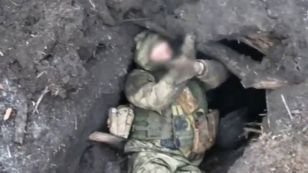 На Запорізькому напрямку ворожий піхотинець здався в полон… нашому дрону (відео)