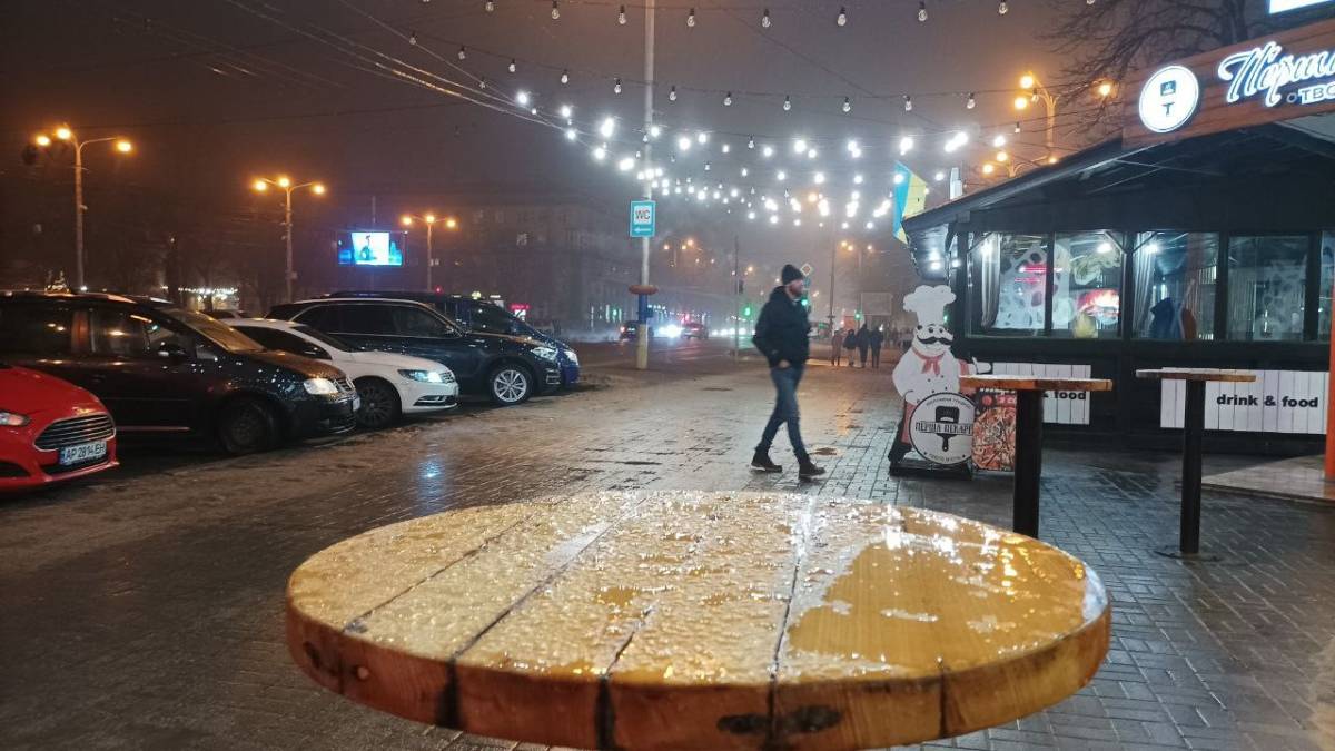 Неметушливий Ravlik у вечірньому Запоріжжі
