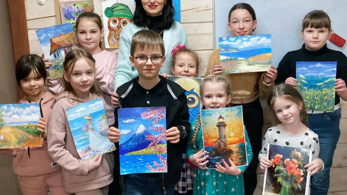 У Запоріжжі працює художня студія для дорослих та дітей