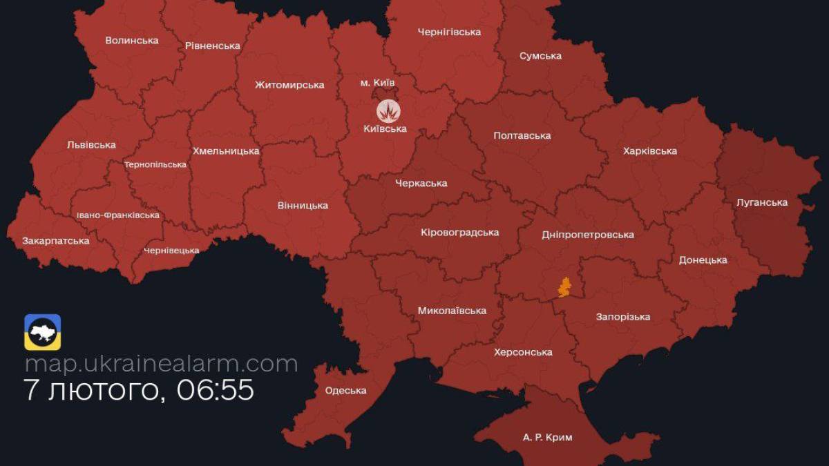 Ворог здійснює масовану атаку на Україну