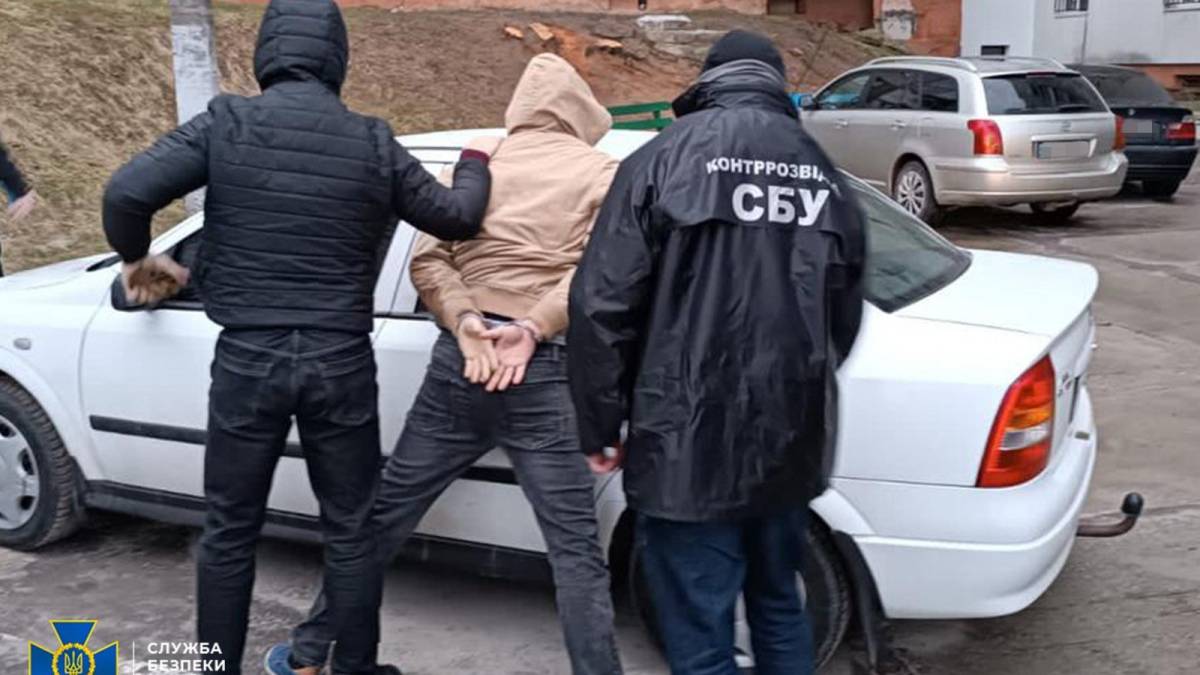 У Львові затримали правоохоронця з Запорізької області, який служив у “каральному загоні” рф