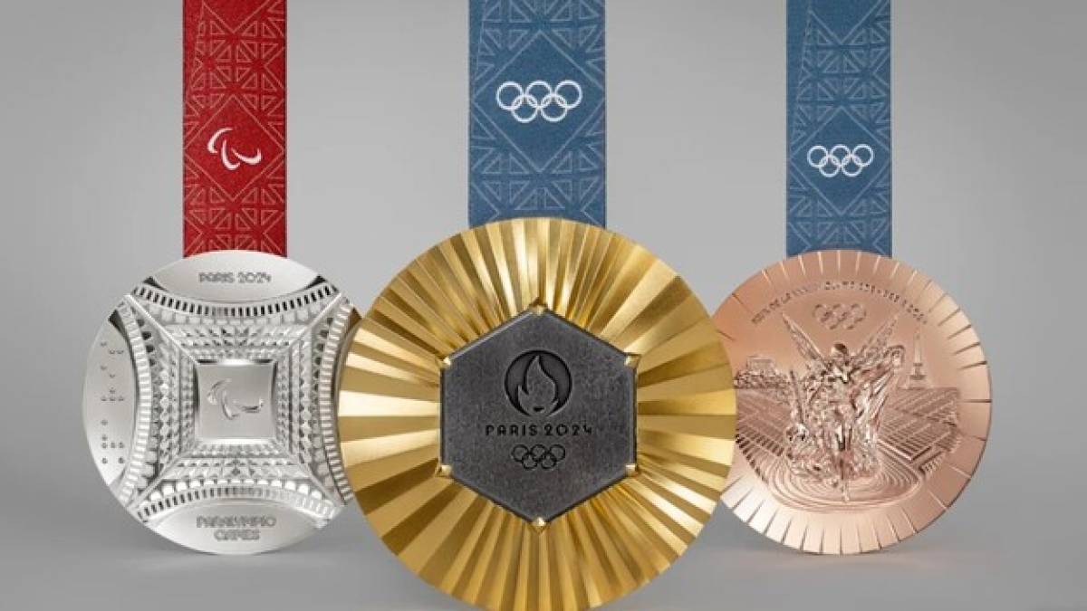Представлені медалі Олімпіади-2024 у Парижі — «Із частинкою Ейфелевої вежі»
