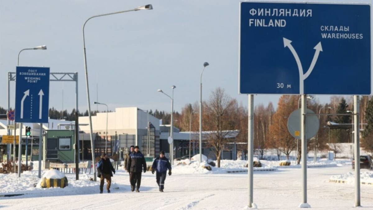 Фінляндія продовжила закриття кордону з росією ще на два місяці