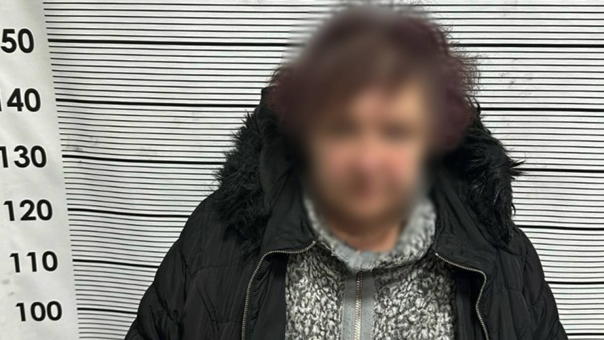 У Запоріжжі обікрали жінку, коли вона приміряла одяг у магазині
