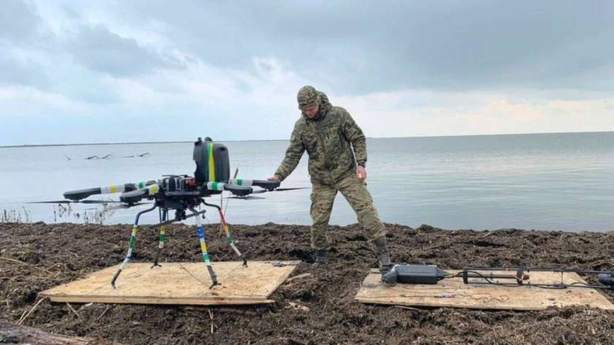 Військові показали, як спеціальні БпЛА обстежують морські акваторії на півдні України
