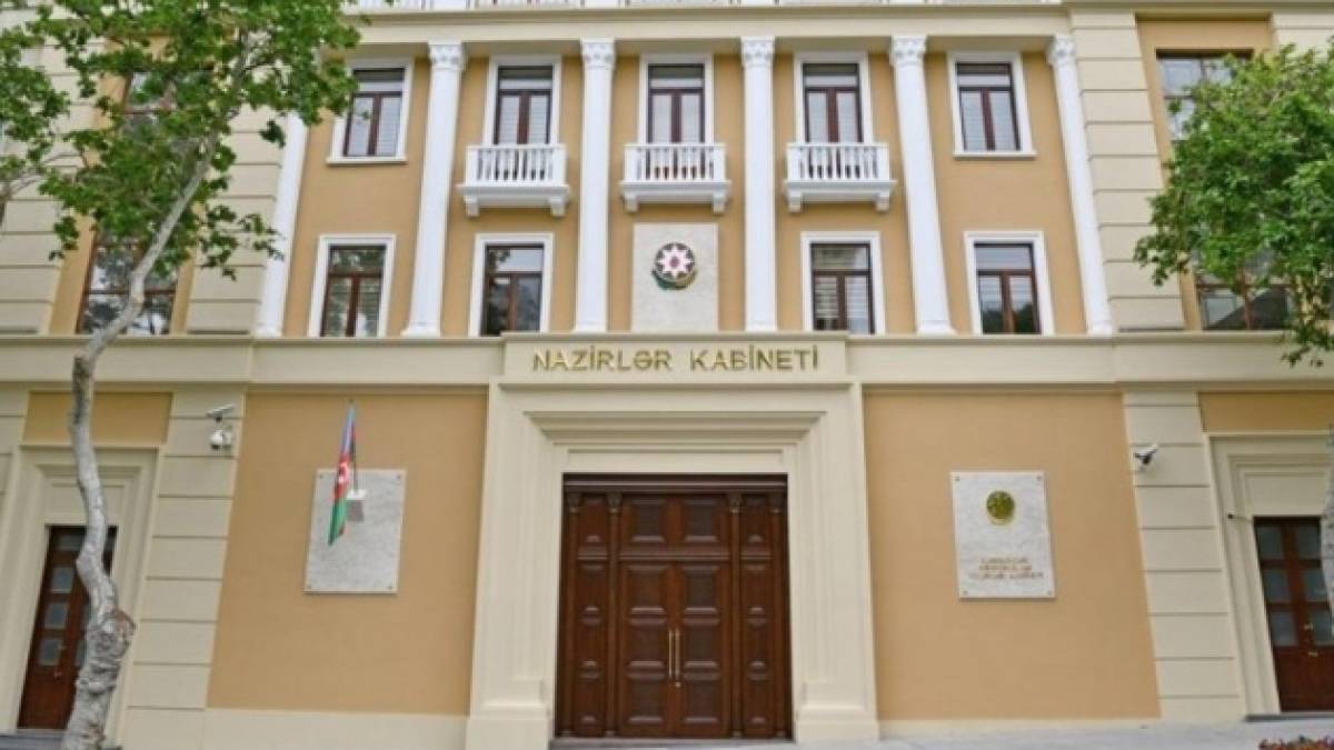 Уряд Азербайджану пішов у відставку після виборів президента