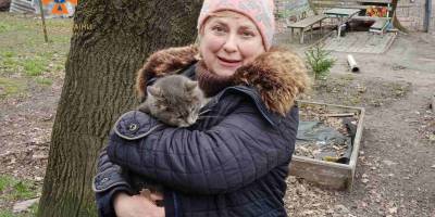 У Запоріжжі рятувальники зняли з дерева переляканного кота