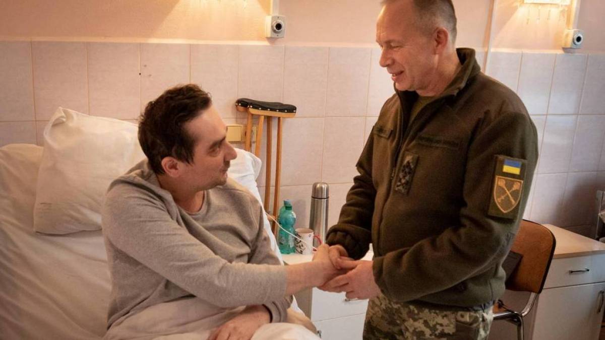 Головнокомандувач відвідав журналіста, якого було поранено на Запоріжжі