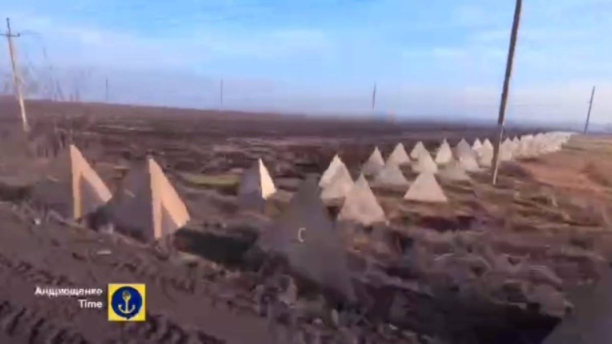 Біля Бердянська окупанти збудували нову лінію укріплень (відео)