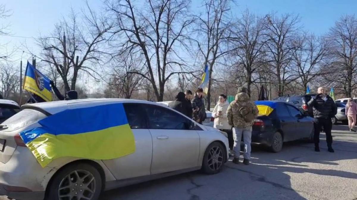 У Запоріжжі провели автопробіг на підтримку українських військовополонених