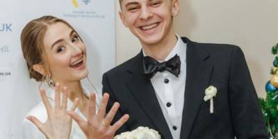 Захисник збірної України та «Евертона» Віталій Миколенко одружився