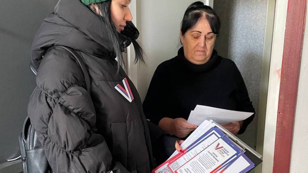 На Запоріжжі колаборанти агітують за участь у «виборах»: приходять у кожну квартиру