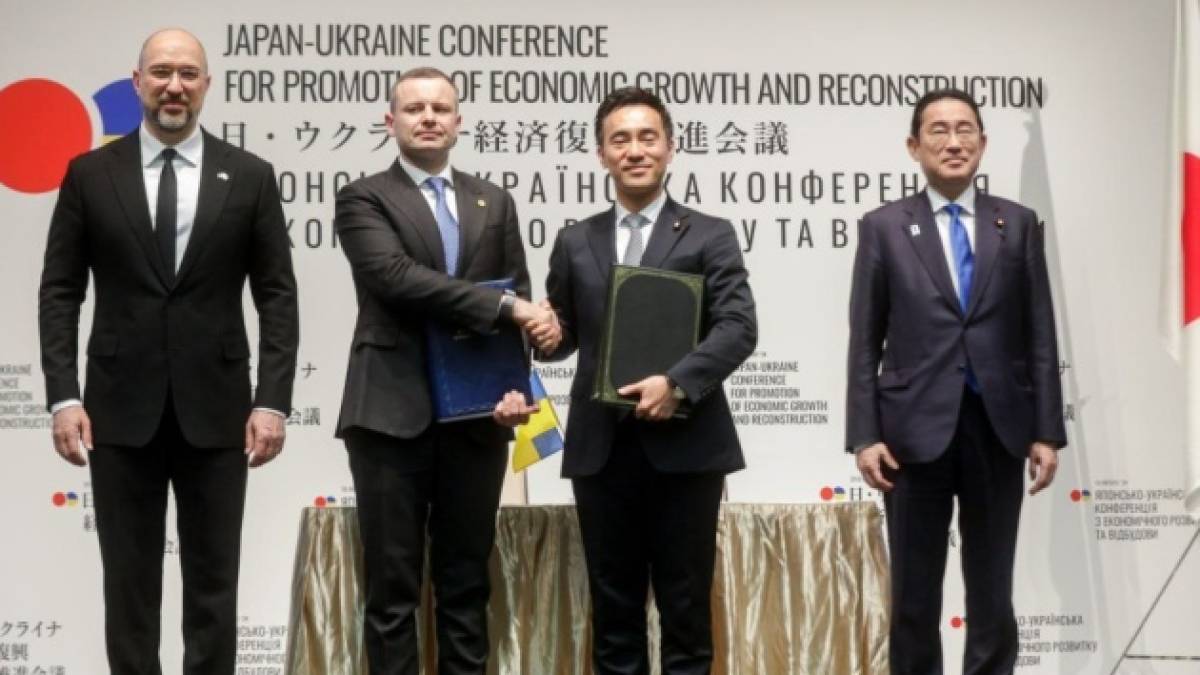 Україна та Японія підписали 56 документів про співпрацю та відбудову – Шмигаль