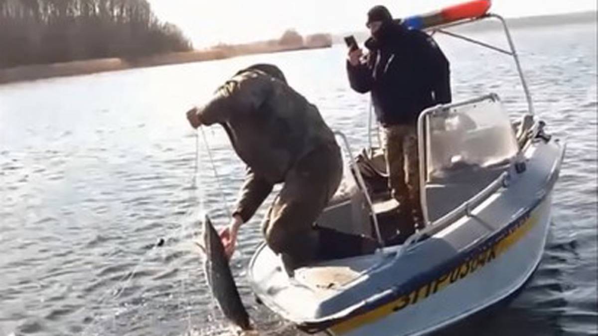 Впродовж доби на Дніпровському водосховищі викрито порушень на понад 500 тис. грн