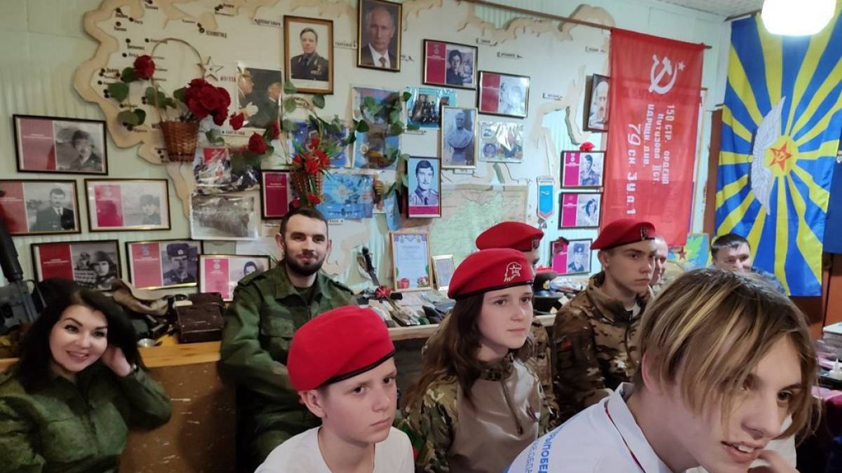 На Запоріжжі окупанти змушують молодь писати «листи вдячності» рашистським убивцям