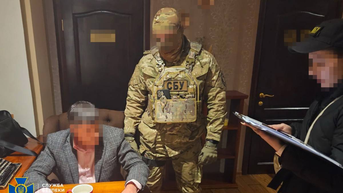 У Запоріжжі “взяли” на хабарі заступника голови облради та його спільників