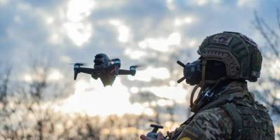 На запорізькому напрямку група FPV-дронів знищила сховану стоянку російської бронетехніки (ВІДЕО)