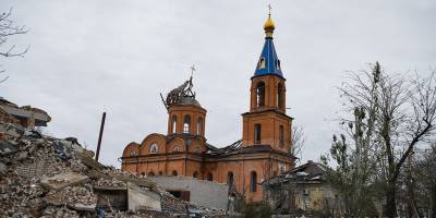 В Оріхові росіяни вщент зруйнували церкву та школу