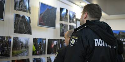 У Запоріжжі відкрилася фотовиставка «Незламні люди війни»