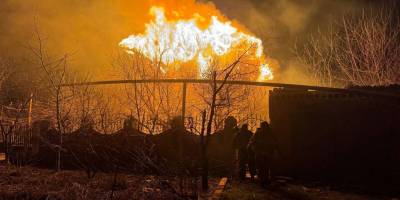 На Запоріжжі від ворожих обстрілів спалахнули житловий будинок та котельня