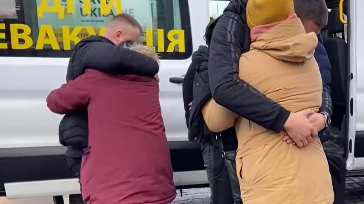 З ТОТ на підконтрольну Україні територію повернули двох дівчат-підлітків