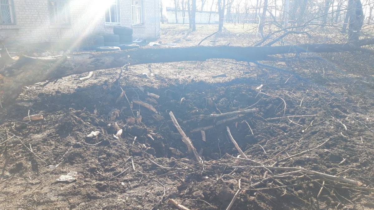 У Запорізькому районі внаслідок атаки ворожих дронів утворилися вирви – фото
