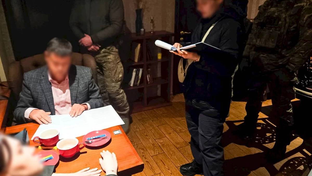 «Справа про хабар» посадовців Запорізької облради: у НАБУ повідомили подробиці 