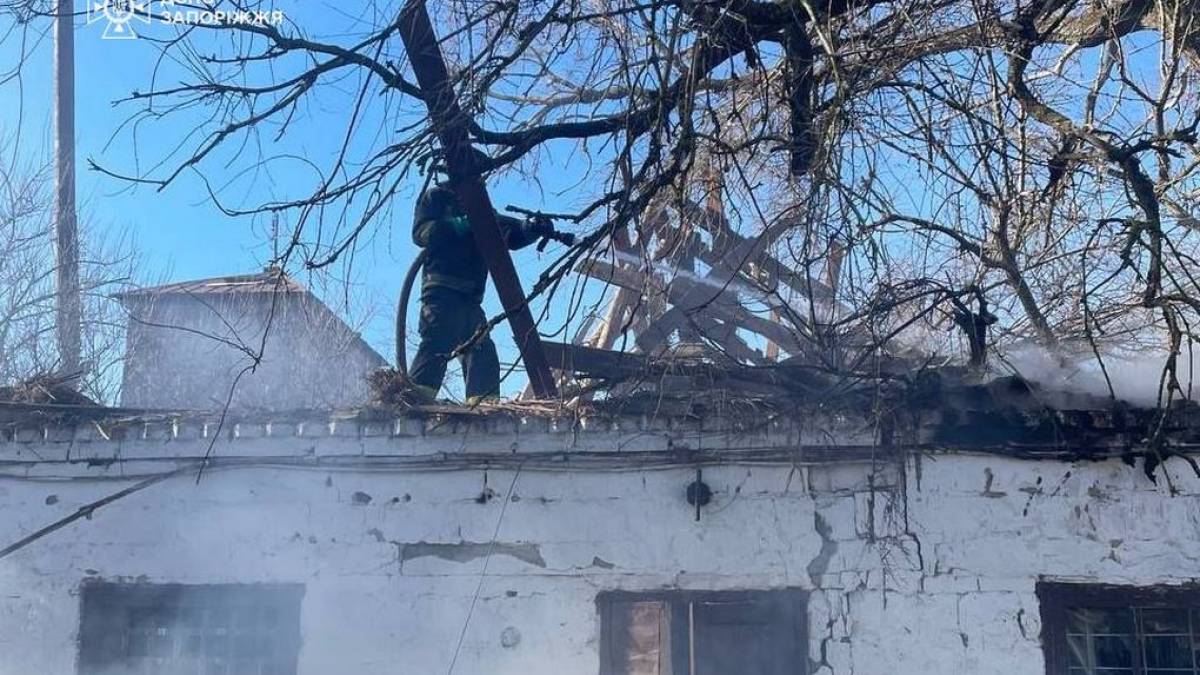 На Запоріжжі внаслідок ворожих обстрілів сталося 5 пожеж