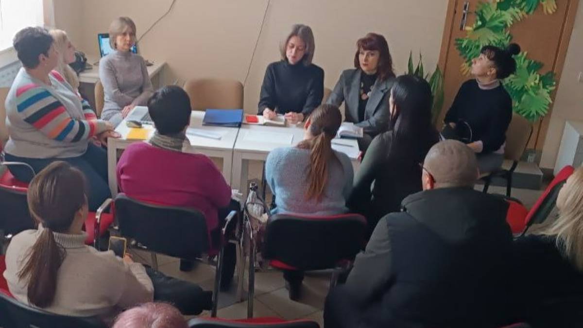 Обговорення проблем вимушених переселенців: працевлаштування, соціальний захист, нові умови життя