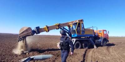 На Запоріжжі піротехніки ДСНС знищили ворожу 500-кілограмову авіабомбу