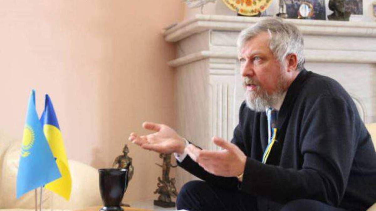 У Росії заочно арештували українського експосла в Казахстані за цитату загиблого активіста Ратушного
