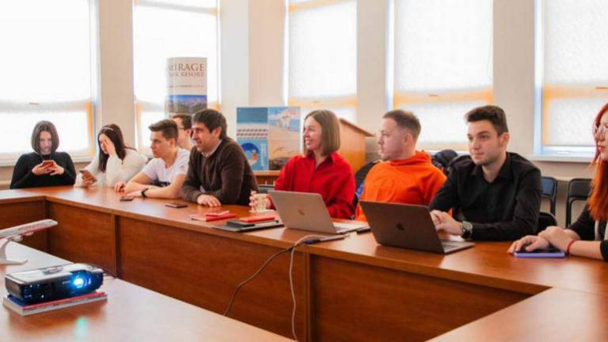 На бізнес-каву до студентів НУ «Запорізька політехніка» завітав фахівець із брендингу